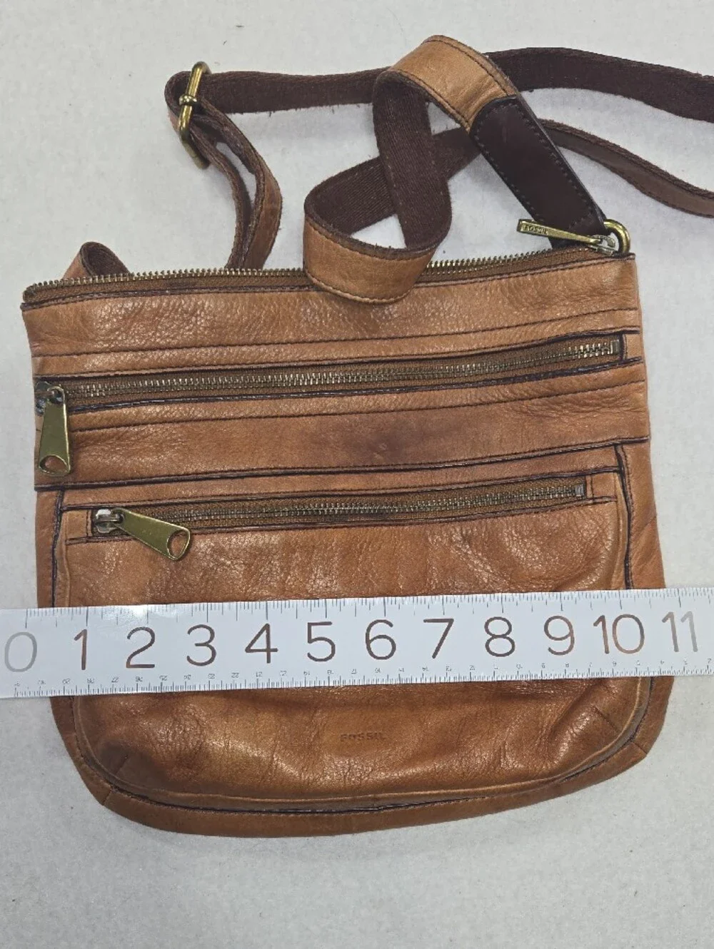 Fossil Men's Brown Leather Messenger Crossbody Bag - Classic Carry